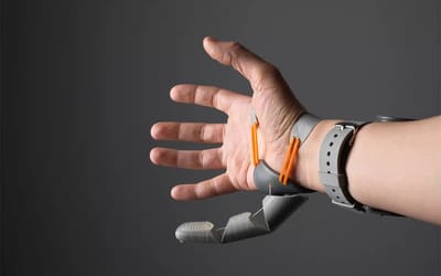 Scientists develop wearable robotic ‘third thumb’ to increase range of movement