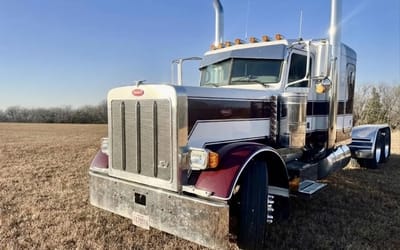 18-year-old semi sells for $280,000 and sends a clear message to anyone who expects older trucks to be worthless