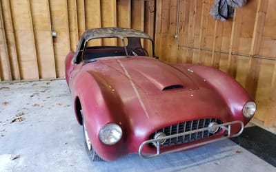 illinois-barn-find-fibreglass-victress-s1a-roadster