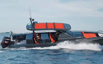 Reason vlogger decided it a good move to trade Rolls-Royce for a high-speed boat