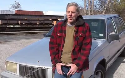 Man who drove 1,000,000 miles in his 1991 Volvo received interesting gift after hitting milestone