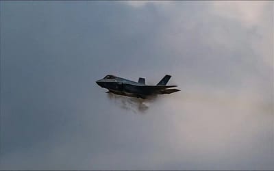 Footage of incredible ‘wing fluff’ captured during plane takeoff