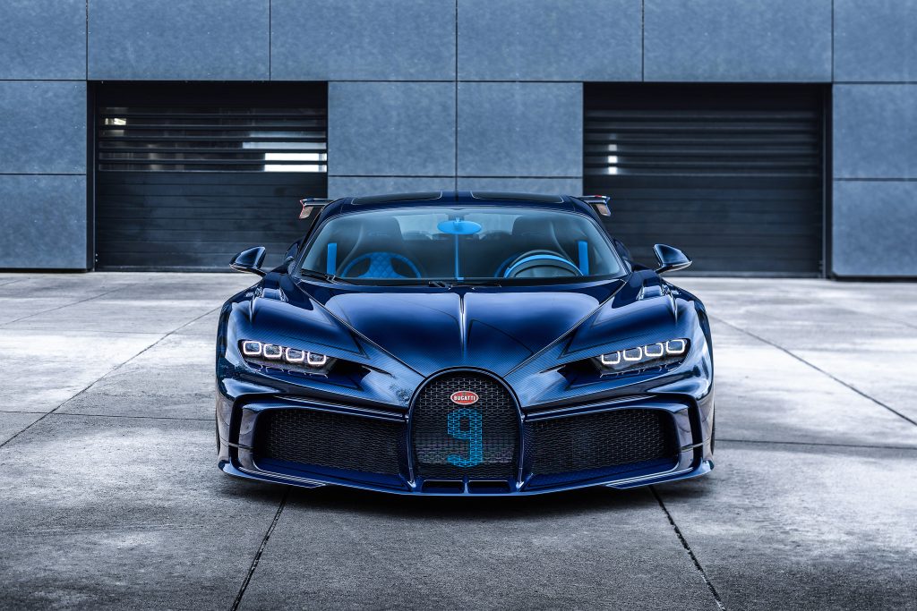 Bugatti Super Sport with dark blue carbon fibre 