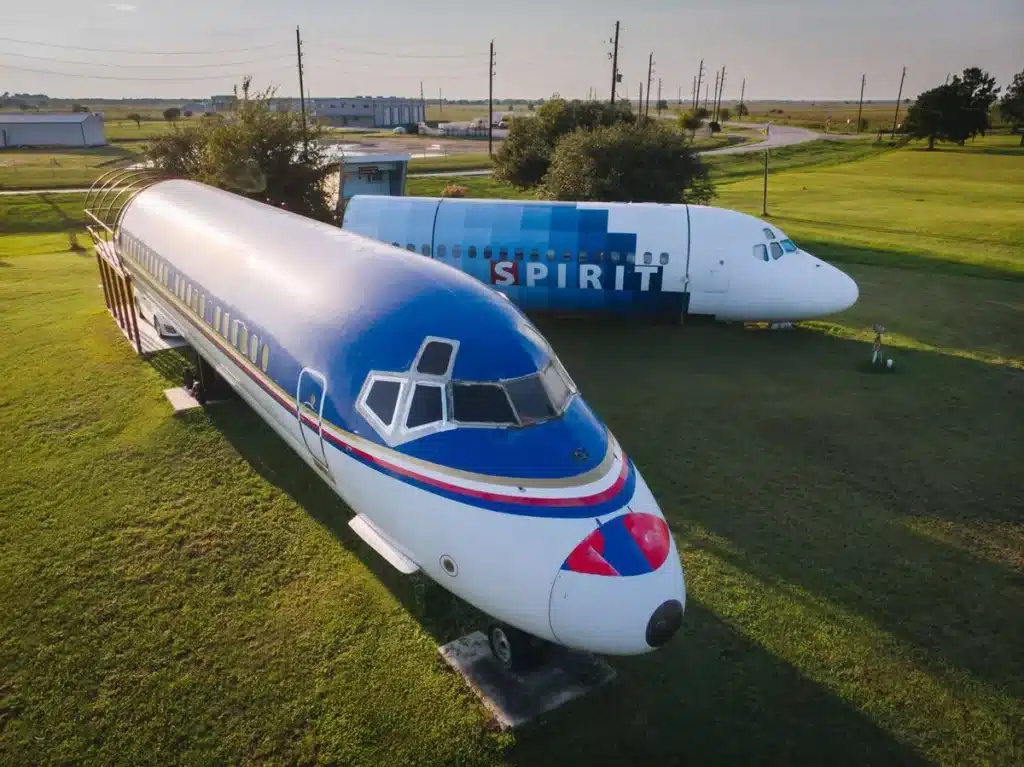 Man built his dream home out of two jets and it only costs him 0 a month