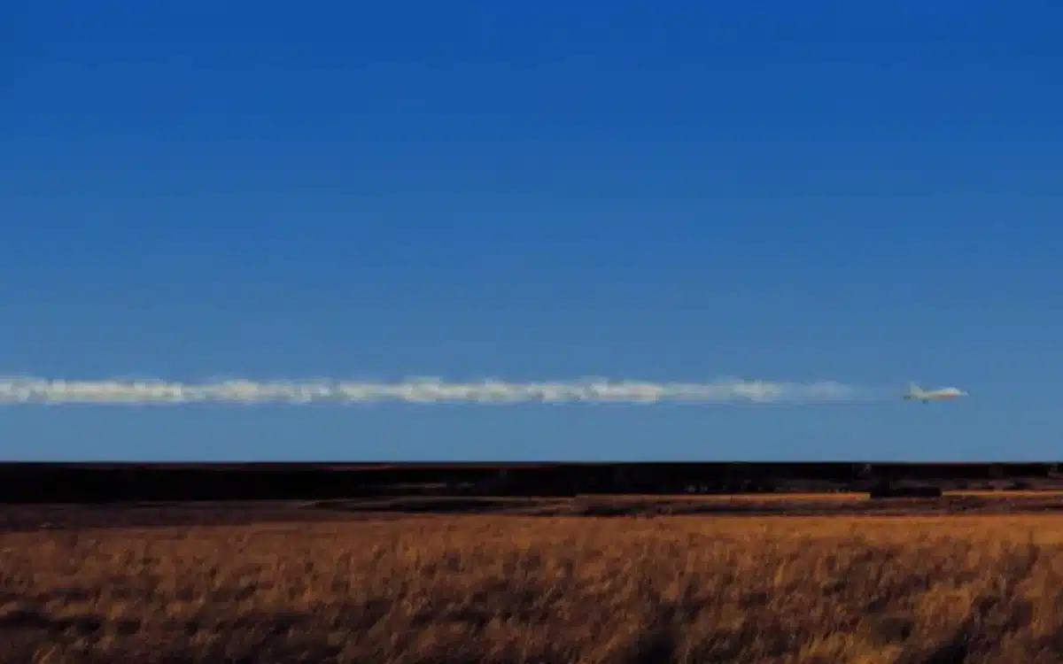 Simulation showing Voyager 1 speed vs a commercial jet defies belief