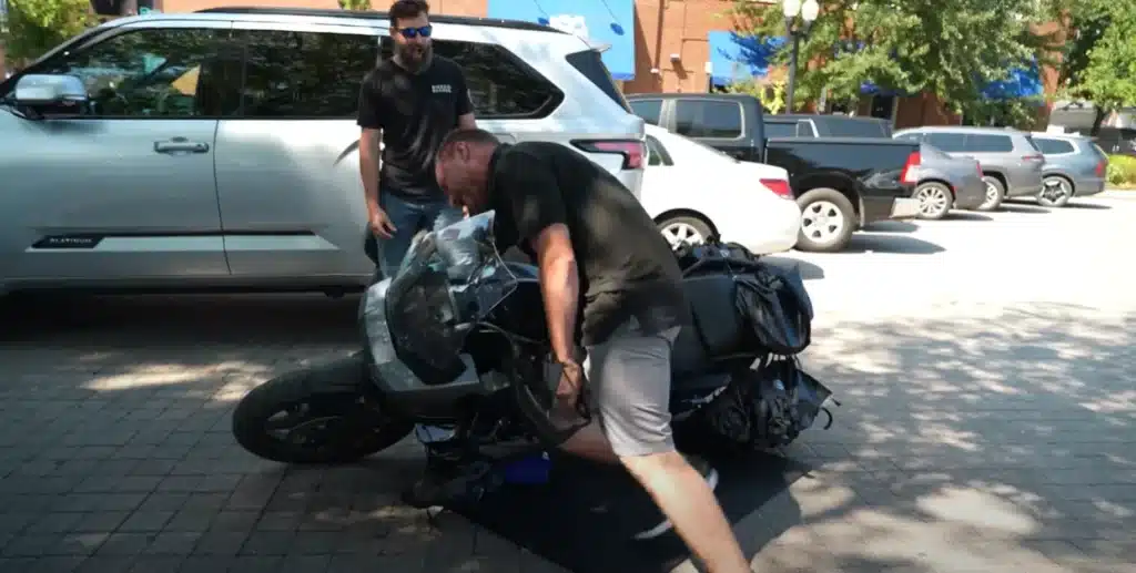 The guys from the Bikes and Beards YouTube channel did a video to see if anyone could lift their 1,200lb Harley-Davidson motorcycle