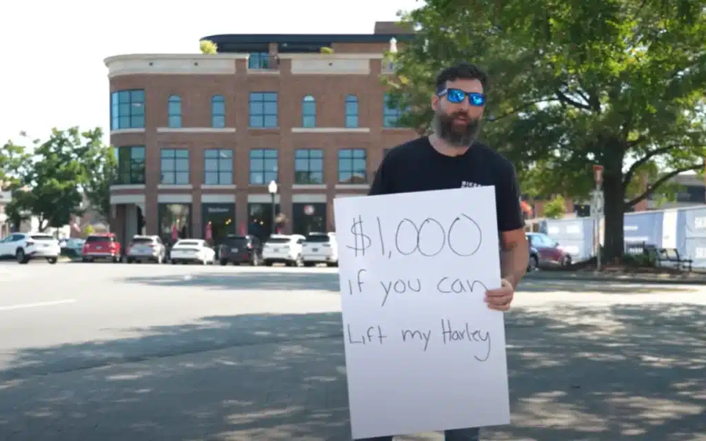 The guys from the Bikes and Beards YouTube channel did a video to see if anyone could lift their 1,200lb Harley-Davidson motorcycle