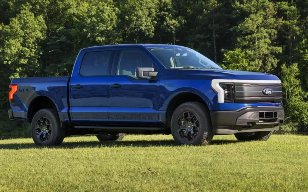 Ford has officially unveiled the 2026 F-150 Lightning STX - and it solves all the previous issues for the same price!
