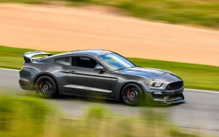 The Ford Shelby GT350 was replaced by the Dark Horse Mustang - and yet the GT350 can be bought for cheaper