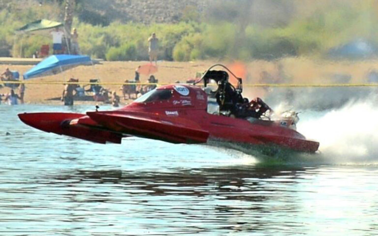 10,000 horsepower drag boat Toxic Rocket