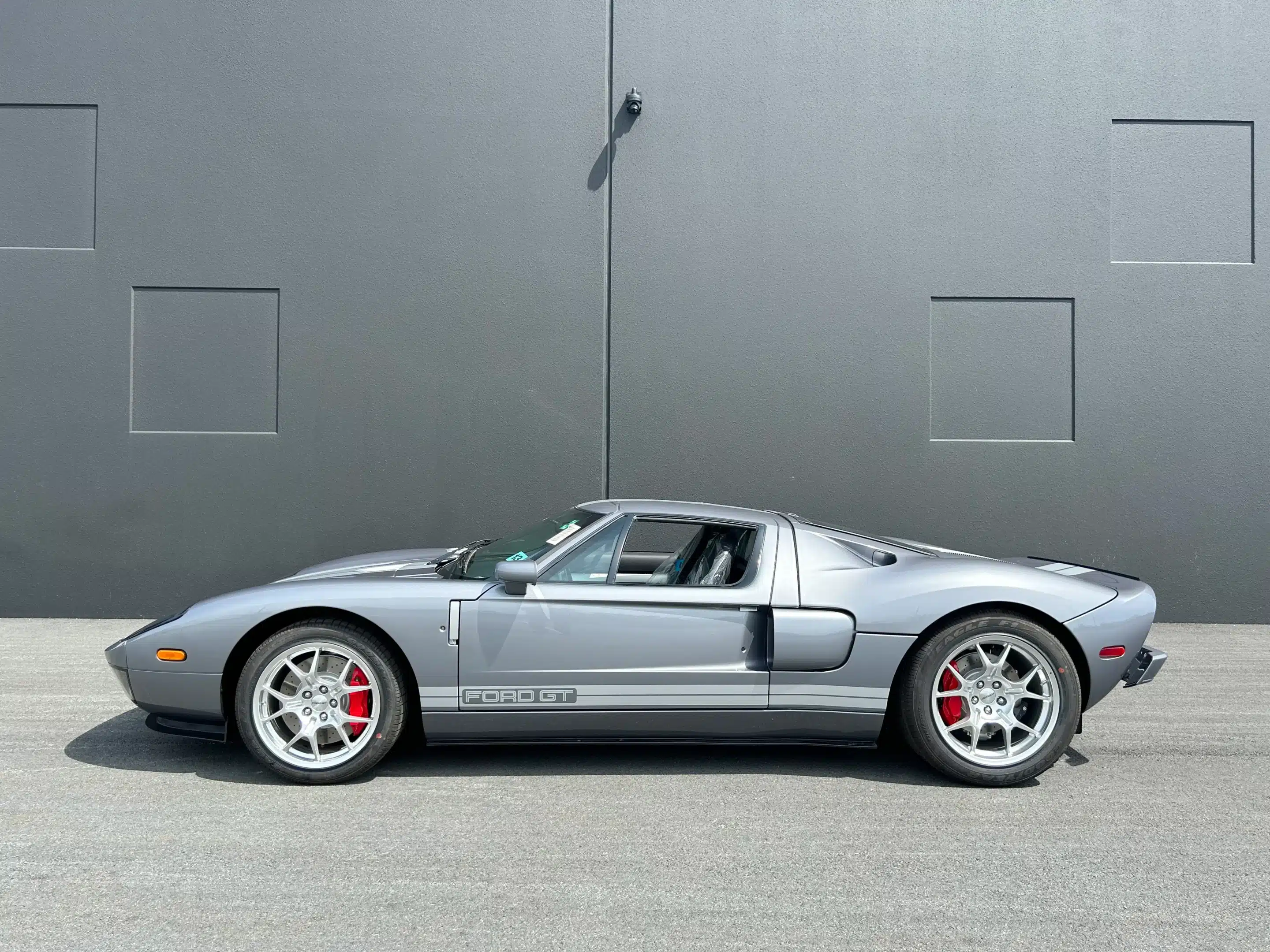 One-of-a-kind 2006 Ford GT with just 14.9 miles on the odometer sold on SBX for $450,000