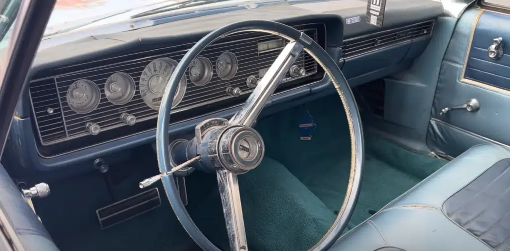 This 60-year-old classic car started a new chapter with a teenage owner who loves retro driving experience, affordable vintage cars, and American land yachts