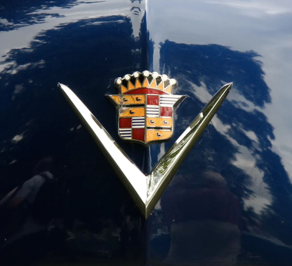 What happened to the ducks in the Cadillac logo and why they disappeared