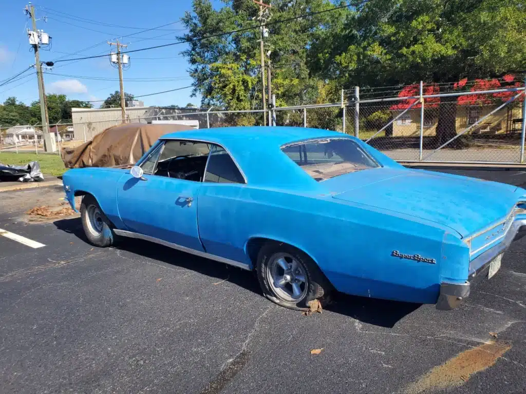 1966-Chevrolet-Chevelle-SS-discovered-in-Oklahoma-barn-after-44-years-in-hiding