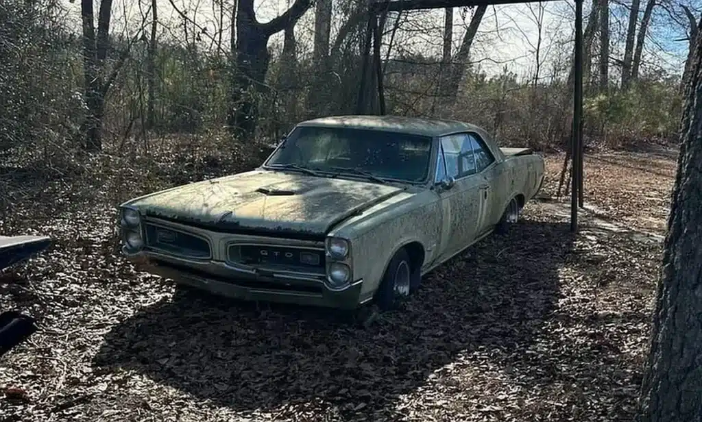 1966 Pontiac GTO Goat muscle car