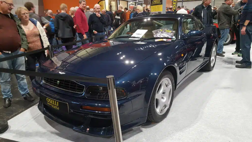 Aston Martin V8 Vantage - the 90s' most powerful muscle car