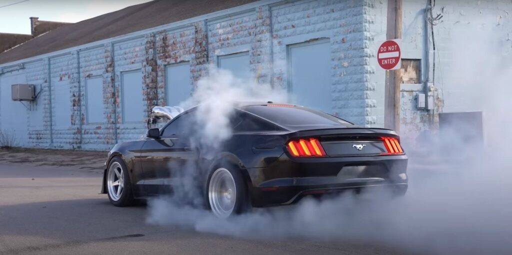2000 hp Ford Mustang smoking tires