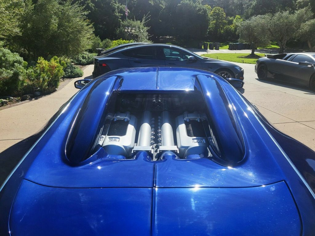 Fake Bugatti Veyron engine bay