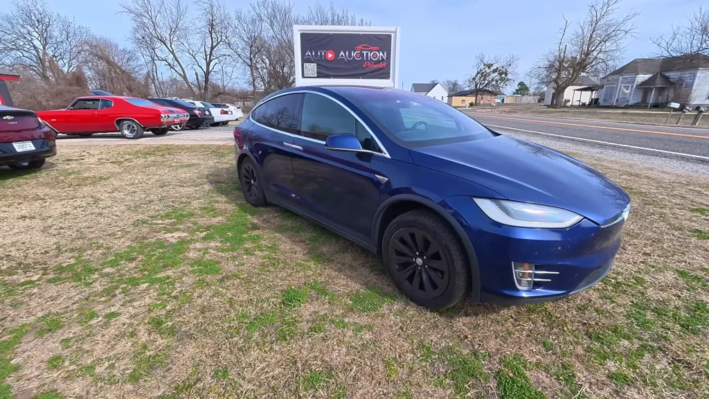 Oklahoma man buys 2016 Tesla Model X 90D EV for $9,500 sight unseen and expects the worst until he shows up to drive it home