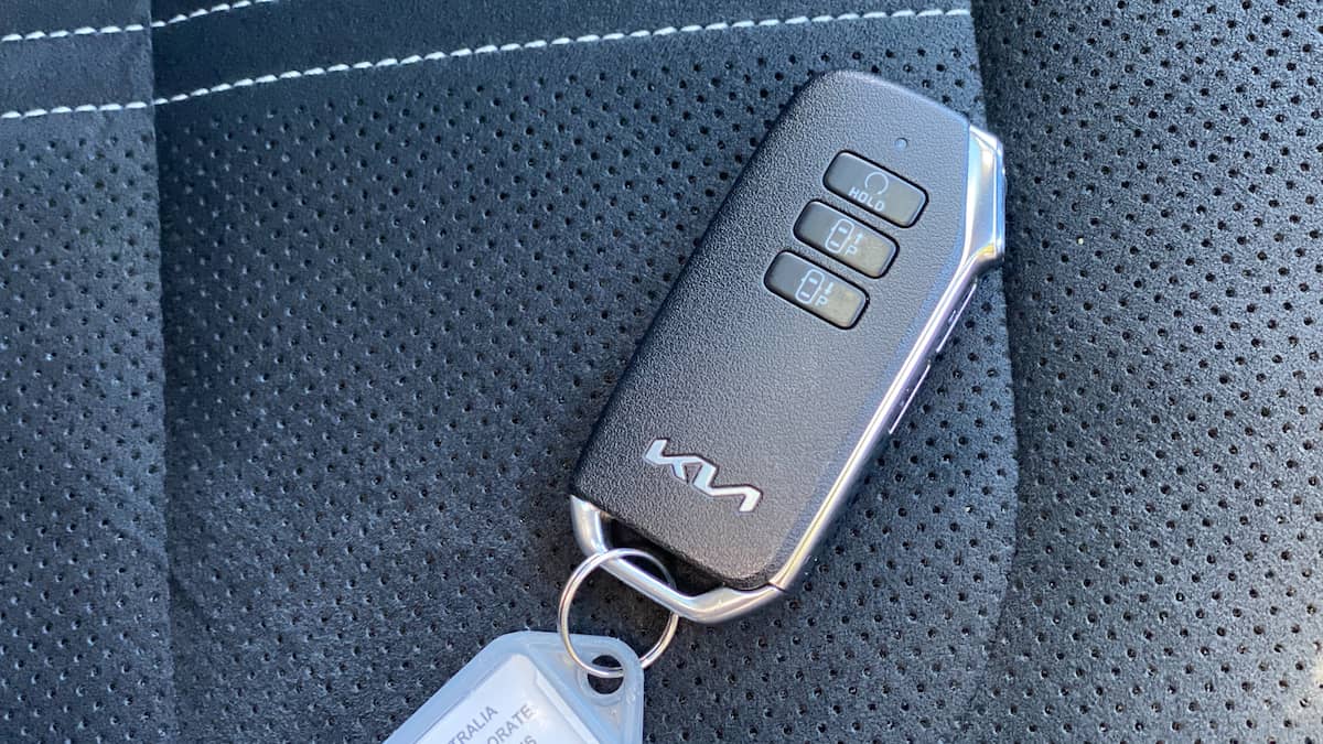 RC parking controls on the 2022 Kia EV6 key