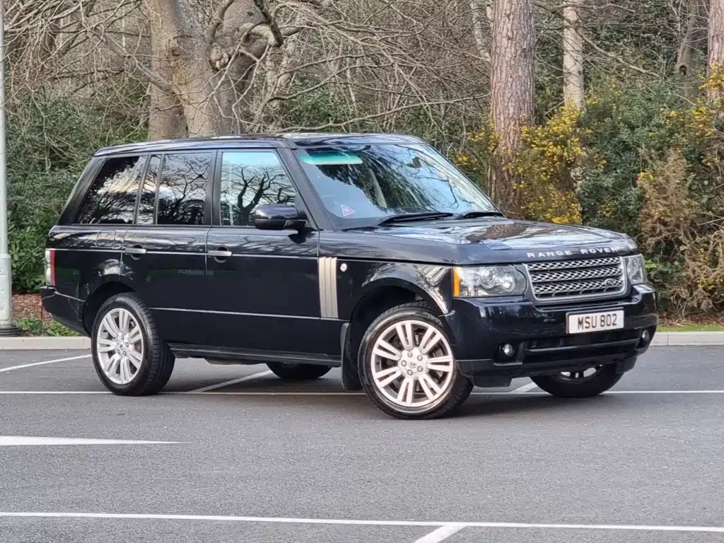 A viral clip shows a Land Rover luxury SUV hiding a Ford engine, exposing shared production links between Ford, Jaguar, and Land Rover