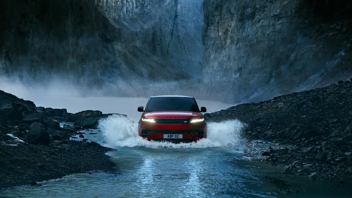 2023 Range Rover Sport driving up the spillway of Kárahnjúkar Dam