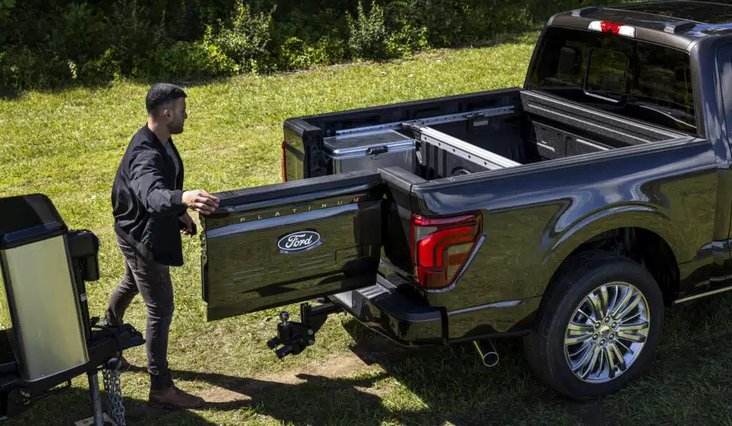 2024 Ford F-150 Pro Access tailgate