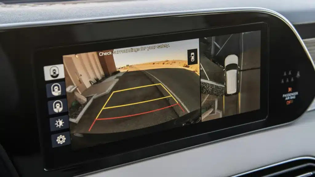 This is how to properly use the colored lines on your rear-view camera to parallel park like a pro