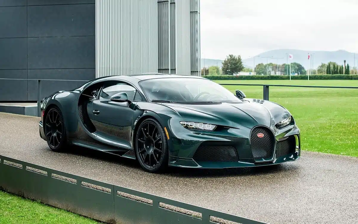 Fully Exposed Green Carbon Bugatti Chiron Sport - www.inf-inet.com