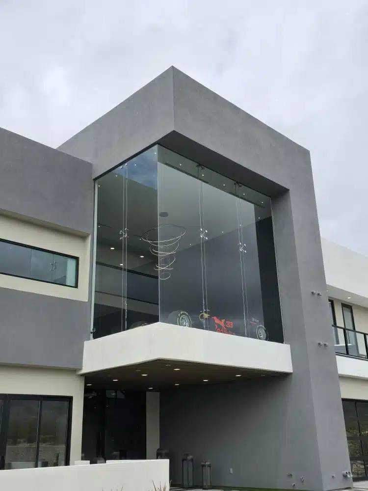US millionaire has a Red Bull F1 car chilling in his living room