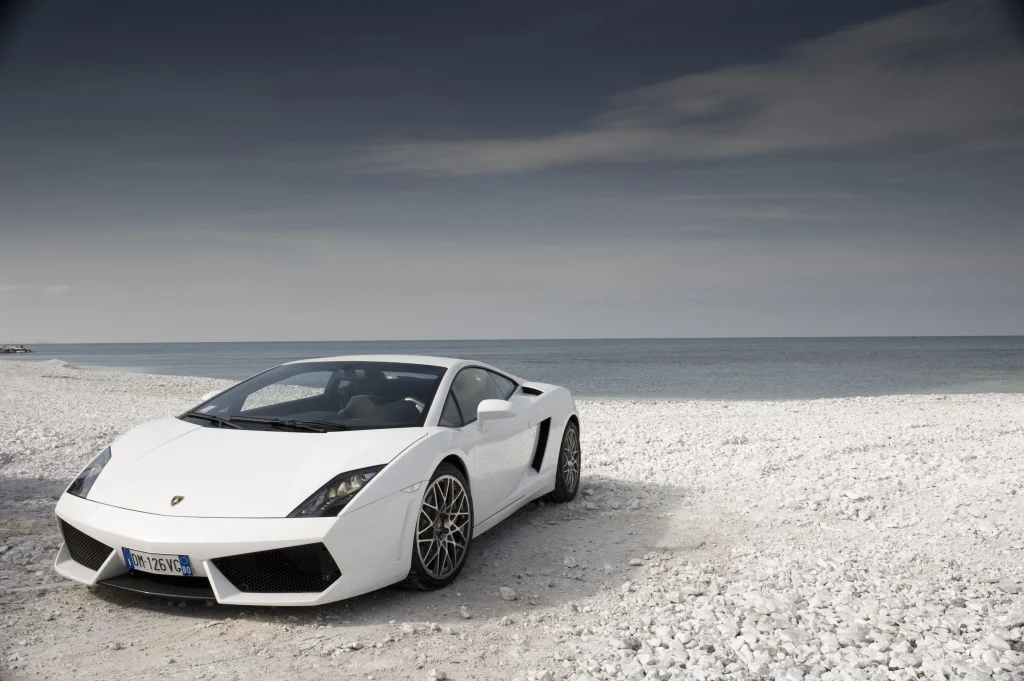 One man shares the reality of Lamborghini Gallardo supercar ownership, using the V10 as his daily driver after buying it for $106,000