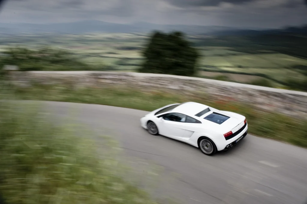 One man shares the reality of Lamborghini Gallardo supercar ownership, using the V10 as his daily driver after buying it for $106,000