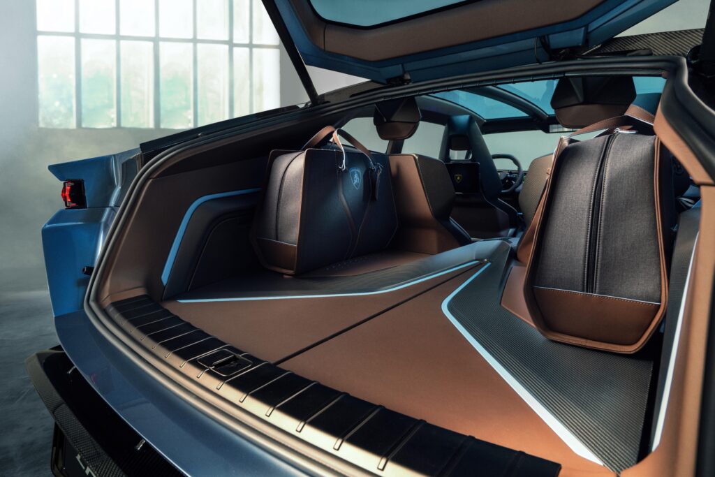 Lamborghini Lanzador, interior