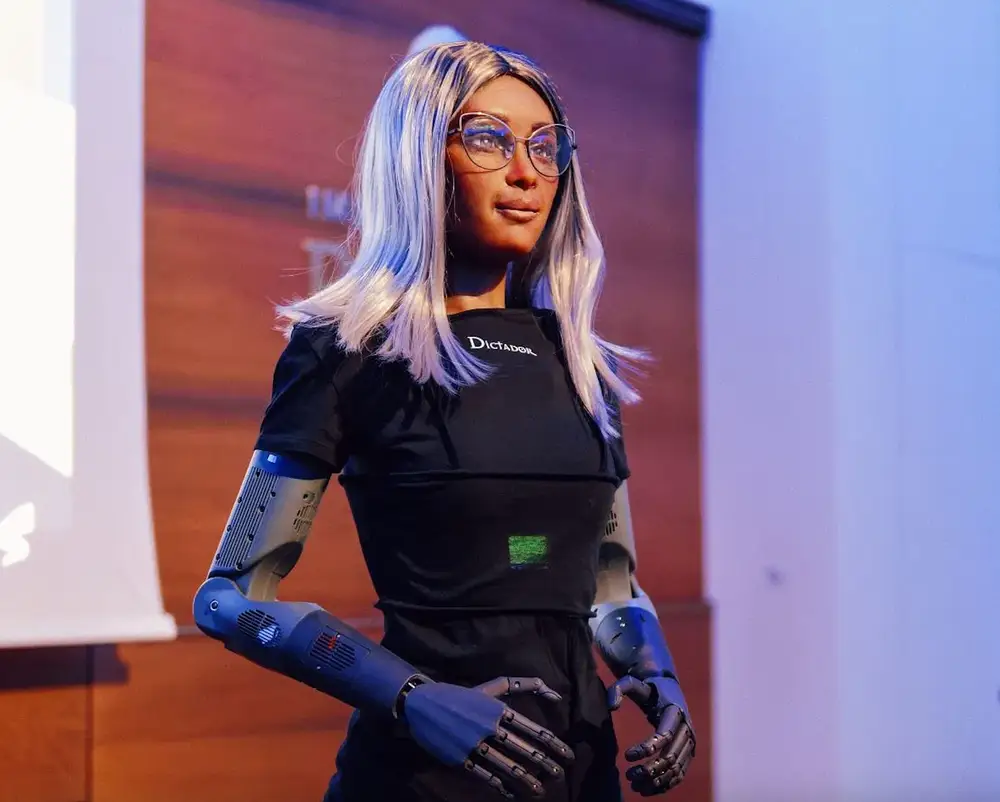 AI-powered humanoid CEO of Dictador, Mika