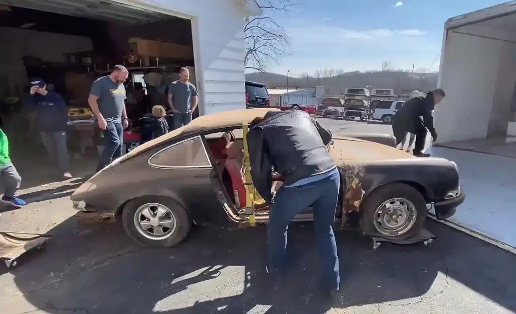 man found Porsche 912 in Missouri garage after two years