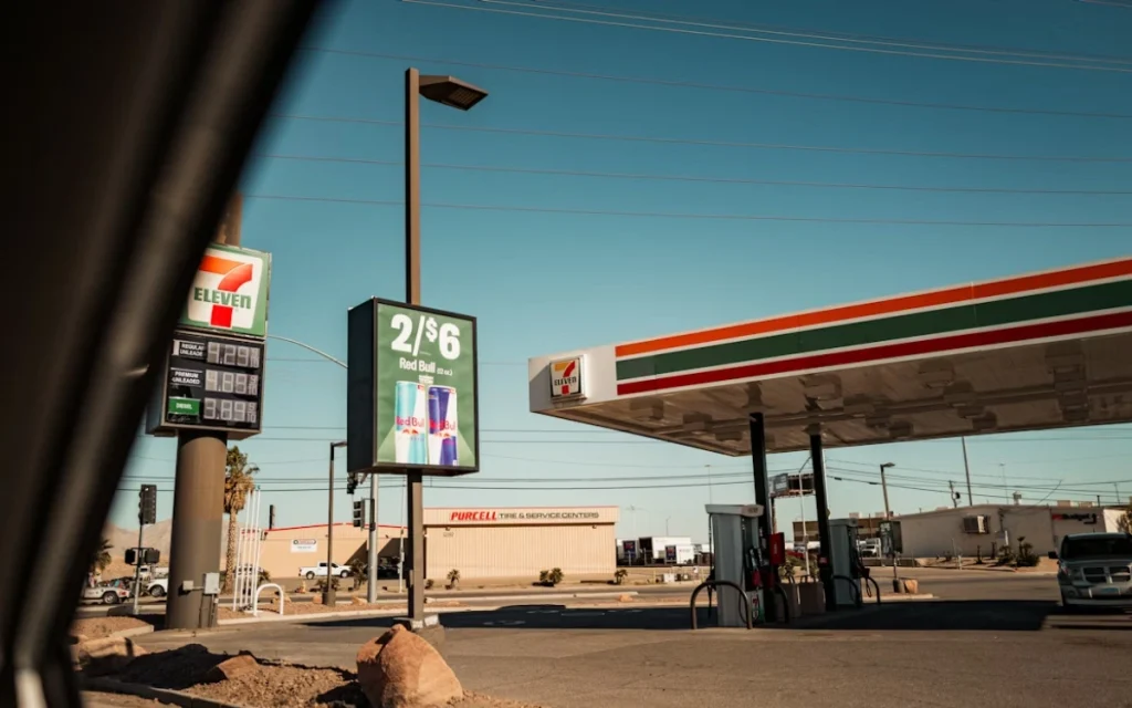 A viral clip showing what appeared to be a Tesla owner towing a generator behind his electric car quickly sparked a flood of jokes and discussions about range anxiety online. 