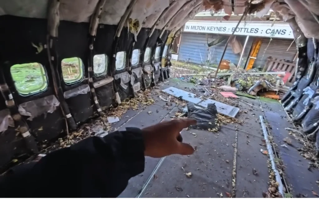 Instead of taking off into the sky, this Boeing 737 may soon disappear underground as the centerpiece of an ambitious underground bunker project.