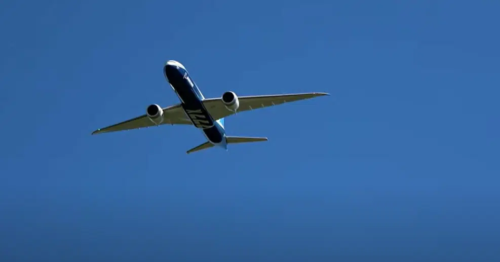 Newly-unveiled world's largest RC Boeing 777X is a thing of beauty in the air