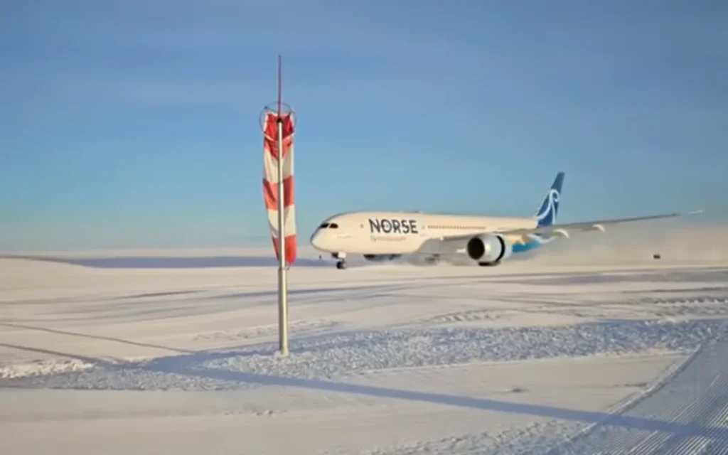 This pilot became the first person in history to land a Boeing 787 Dreamliner in Antarctica - and it was captured in historic footage