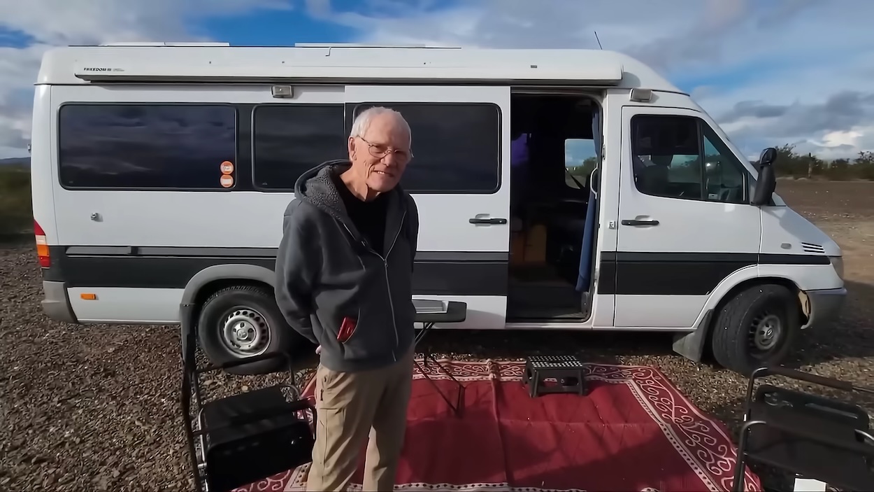 Talented elderly US man lives in his 2003 Mercedes-Benz Sprinter T1N van and he's decked out the interior with genius designs