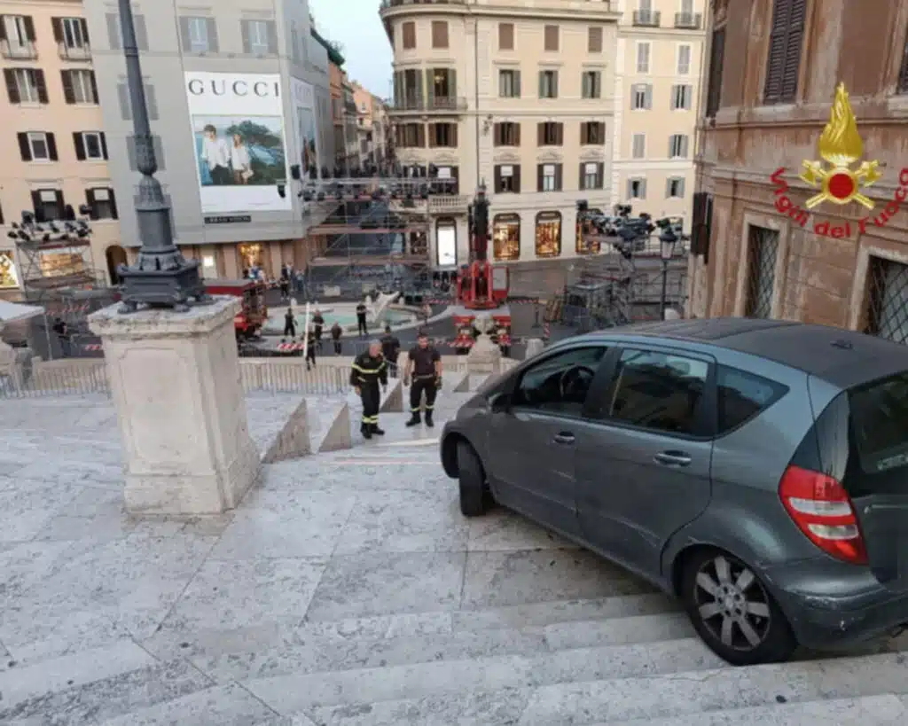 80-year-old driver gets stuck attempting to drive Mercedes-Benz down Rome's Spanish Steps