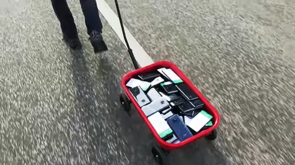 Man uses 99 phones to trick Google Maps into thinking there's a traffic jam to prove a big point