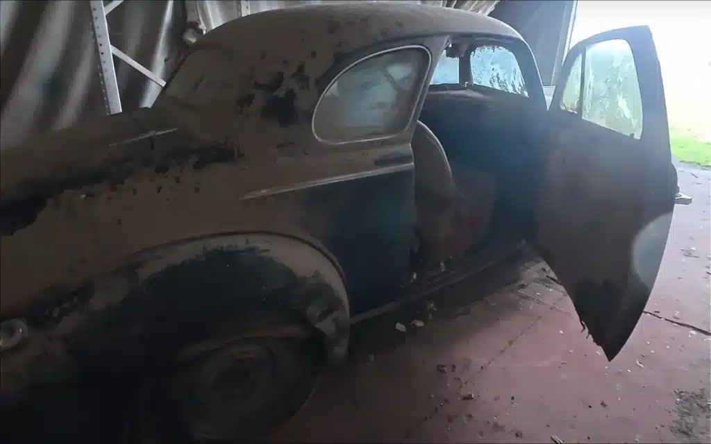 A 1940 Chevy Master has just been discovered after over 64 years in a barn lead