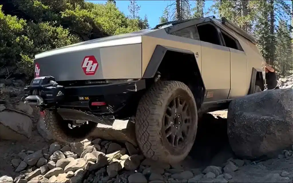 A Tesla Cybertruck has been stuck in the middle of nowhere in California after failing the Rubicon trail