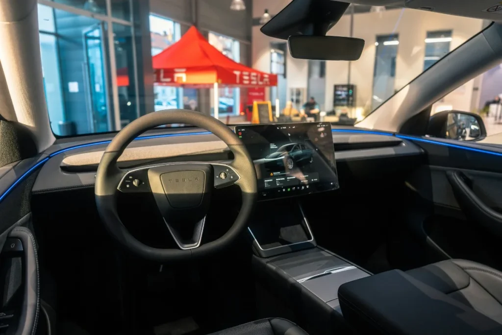 This guy in Florida received a scarily low CarMax appraisal for his Tesla Model Y but, unfortunately for him, the appraisal is not that crazy