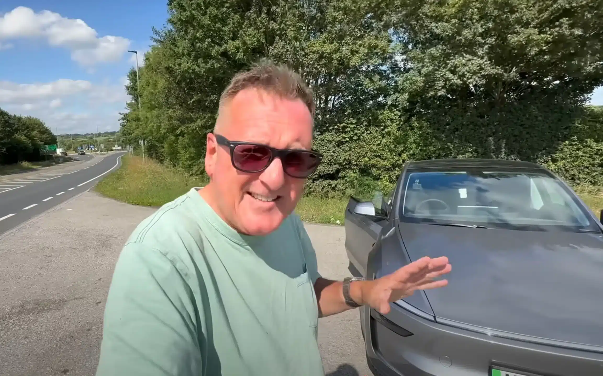 YouTuber worried about Porsche Taycan being worthless goes to the ‘dark side’ and gives in to Tesla