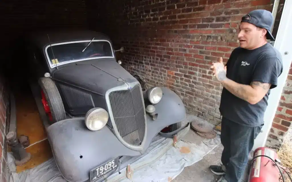 A-garage-crew-found-an-ultra-rare-1934-Ford-Sedan-Delivery