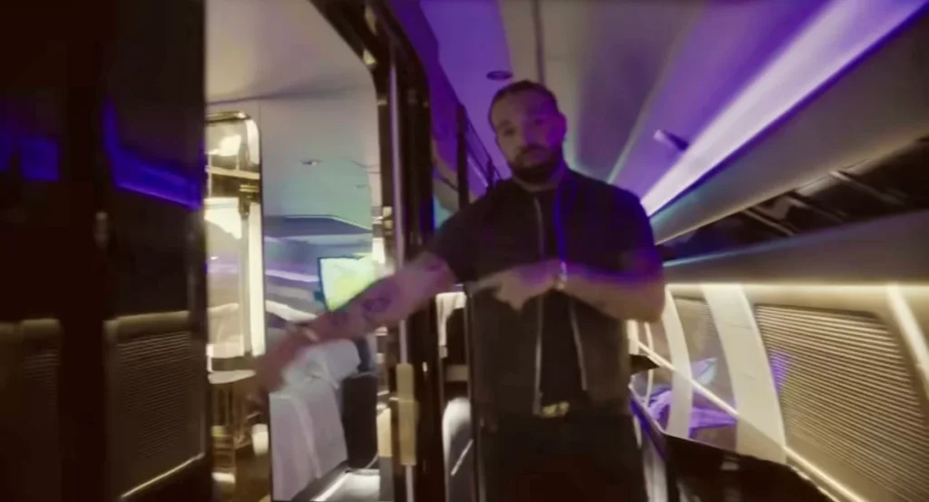 A lot of celebrities own private jets but Drake owns a private Boeing 767 airliner - a 767-200ER to be exact - that he calls Air Drake livery