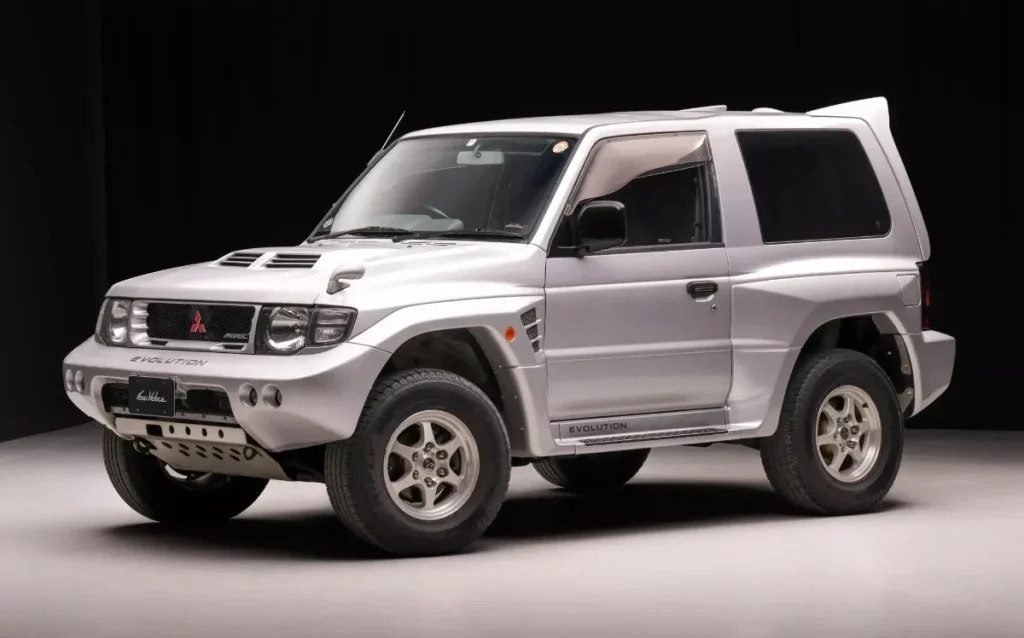 A rare Dakar Rally-style Mitsubishi Pajero Evo just sold for [check price before publishing] in New York