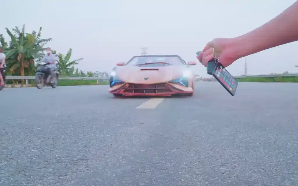 Creative DIY project making Lamborghini Sian